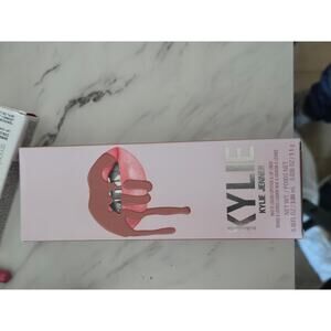 KYLIE LIP KIT